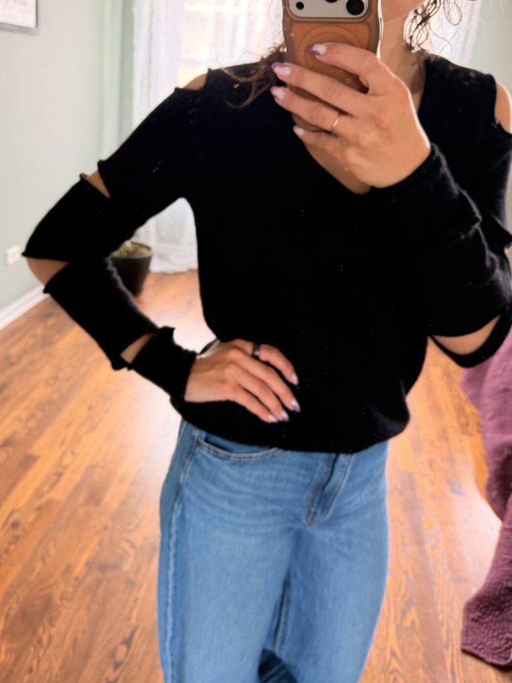 AQUA 100% Cashmere V-Neck Sweater